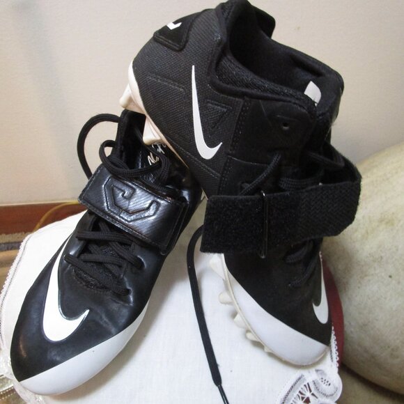 Nike CJ Strike 2 TD Calvin Johnson sz 8 youth cleats - Picture 1 of 9